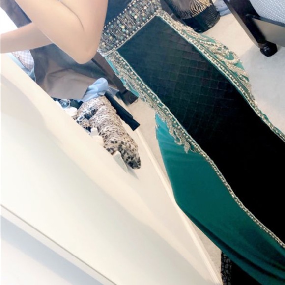 Dress - Picture 3 of 3